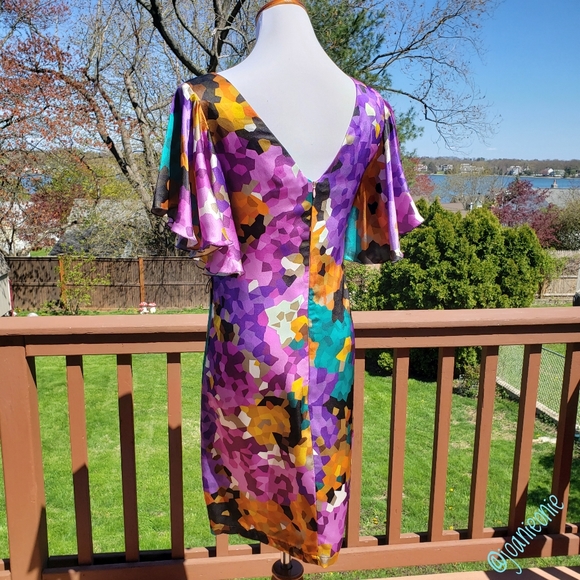 xx TRINA TURK Silk Geo Print Ruffle Sleeve Sz 2 EUC - Picture 3 of 9